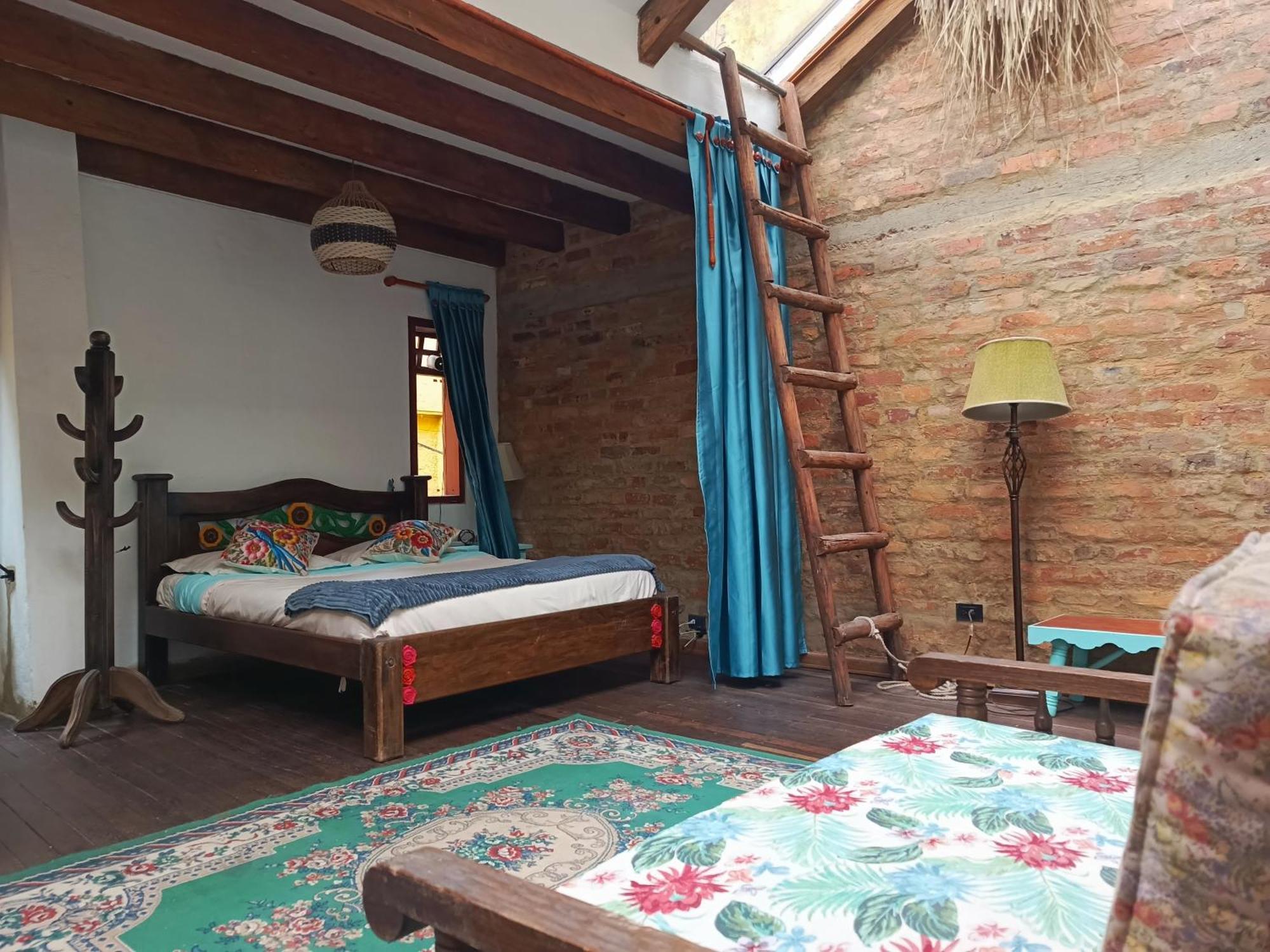 Usaquen Station Hostel *
